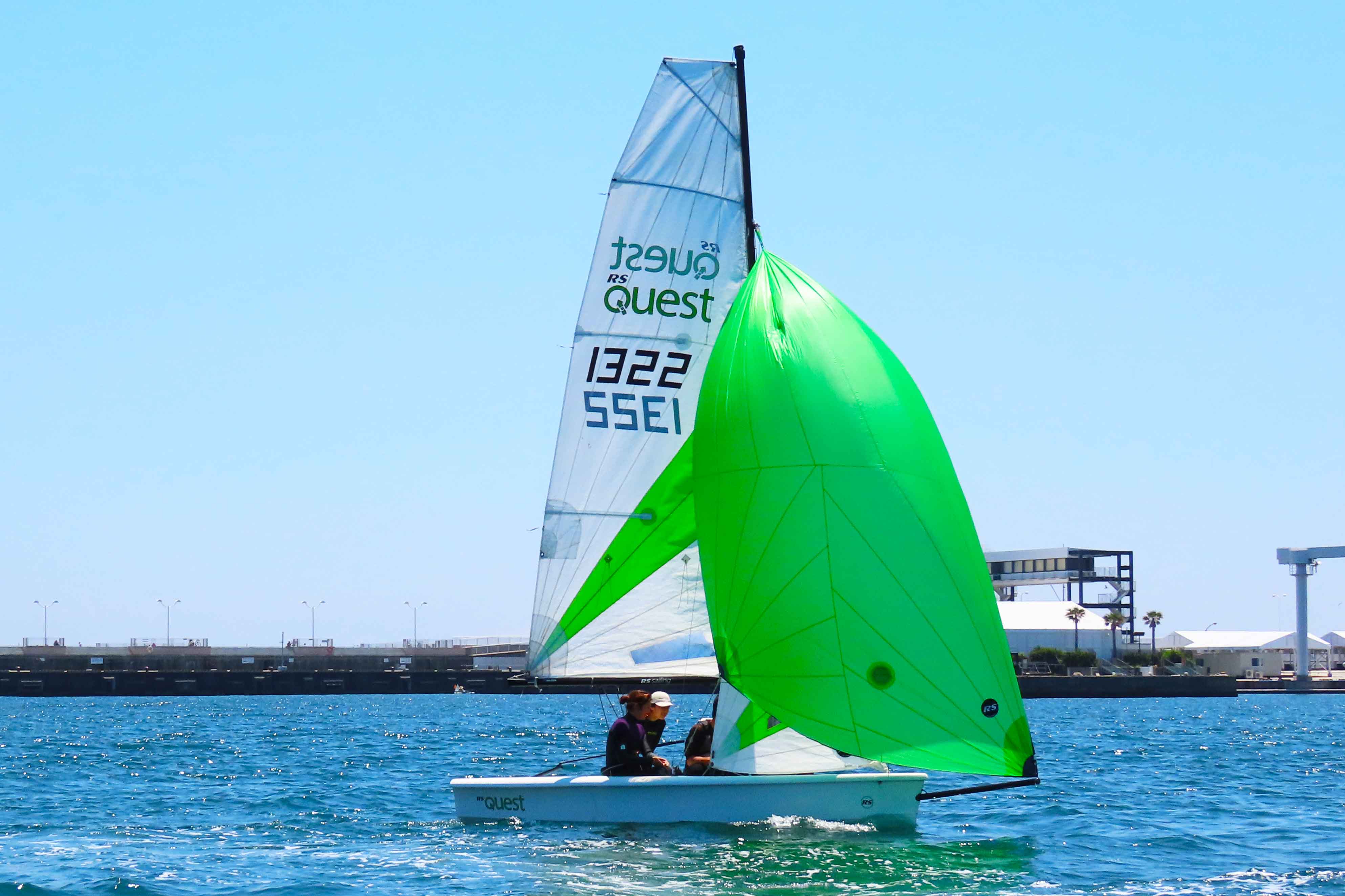 初心者でもセーリング体験できる大阪北港マリーナリゾートHULLでRSに挑戦