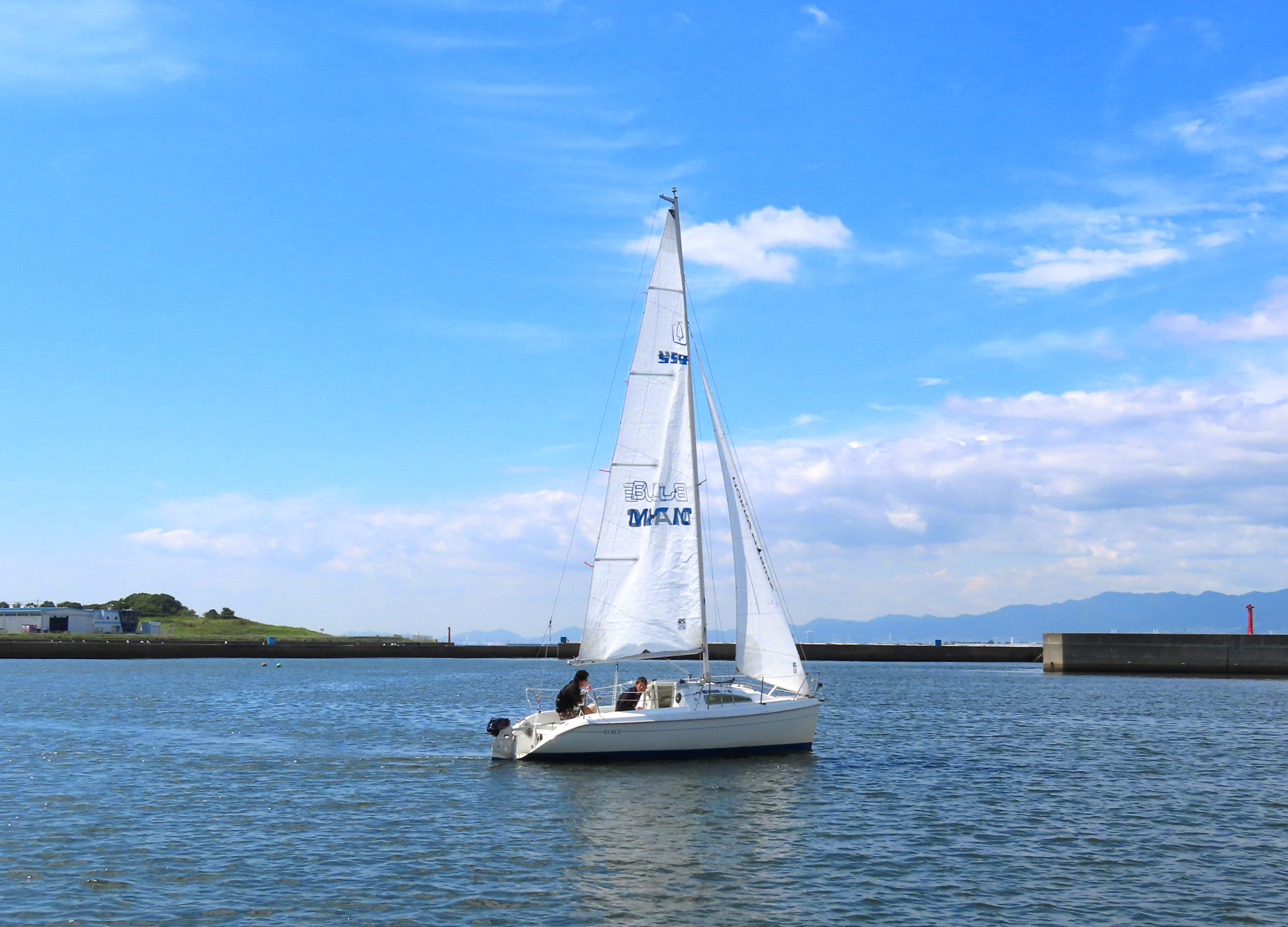 グランピング施設大阪北港マリーナリゾートHULLでセーリング体験