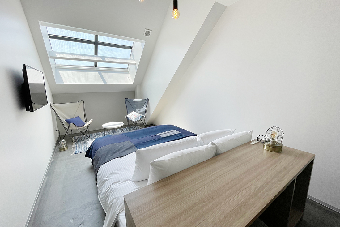 屋根の形をそのまま生かしたペントハウス