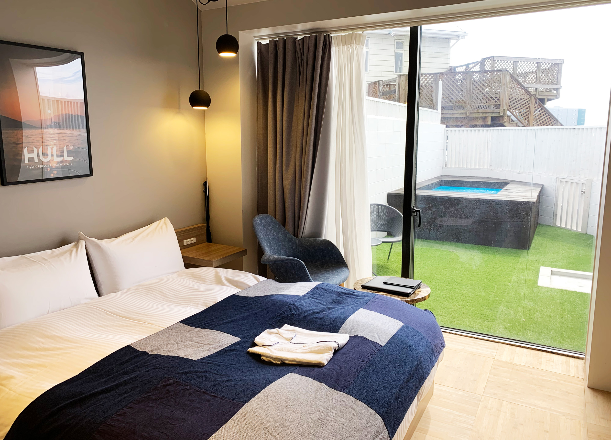 大阪北港マリーナリゾートHULL　プール付き客室