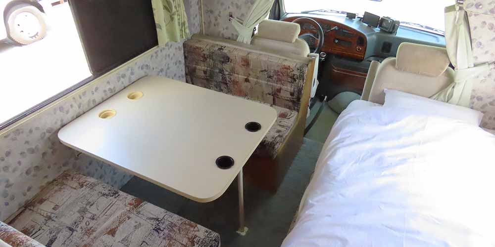 「大阪マリーナリゾート」のキャンピングカー「ミニー」「洗面所」「トイレ」