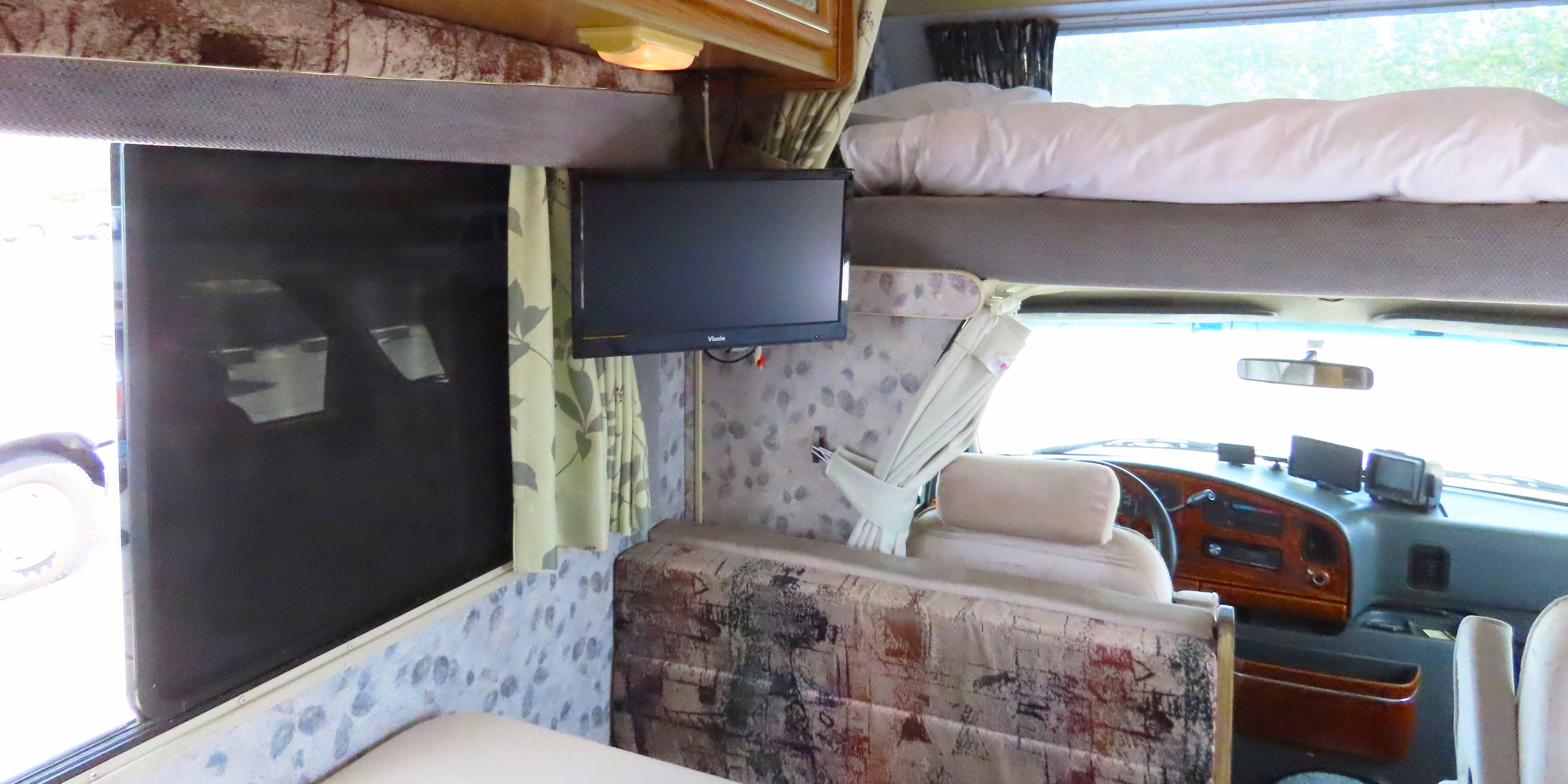 「大阪マリーナリゾート」のキャンピングカー「ミニー」「キッチン」