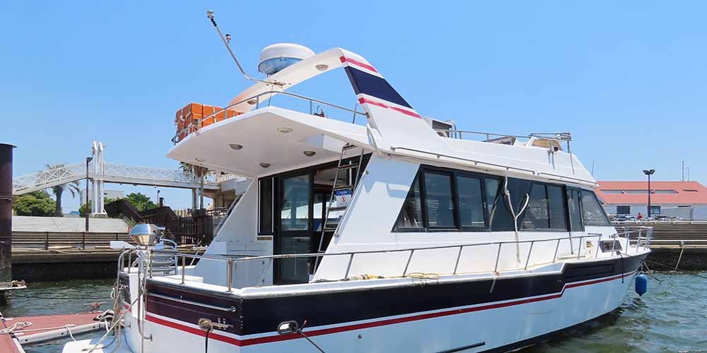 大阪北港マリーナリゾートHULLで海に浮かぶ船に宿泊。大阪湾の海が見えるお部屋「クルーザー」