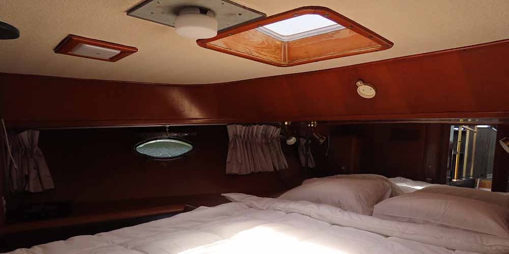 大阪北港マリーナリゾートHULLで海に浮かぶ船に宿泊。大阪湾の海が見えるお部屋「クルーザー」