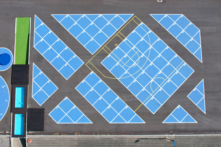 フリーマーケットに便利なグリッドフロア