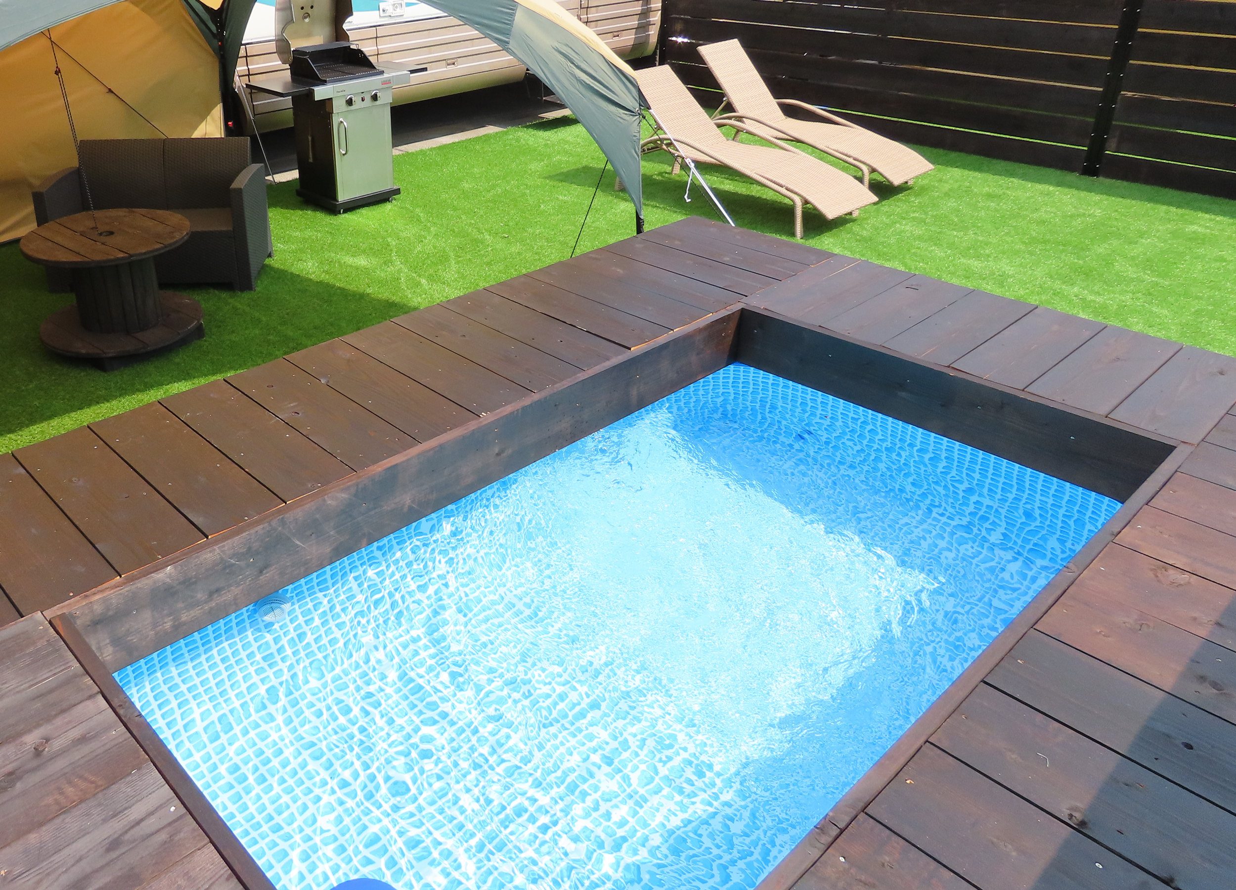 グランピング施設大阪北港マリーナリゾートHULLのプライベートプール