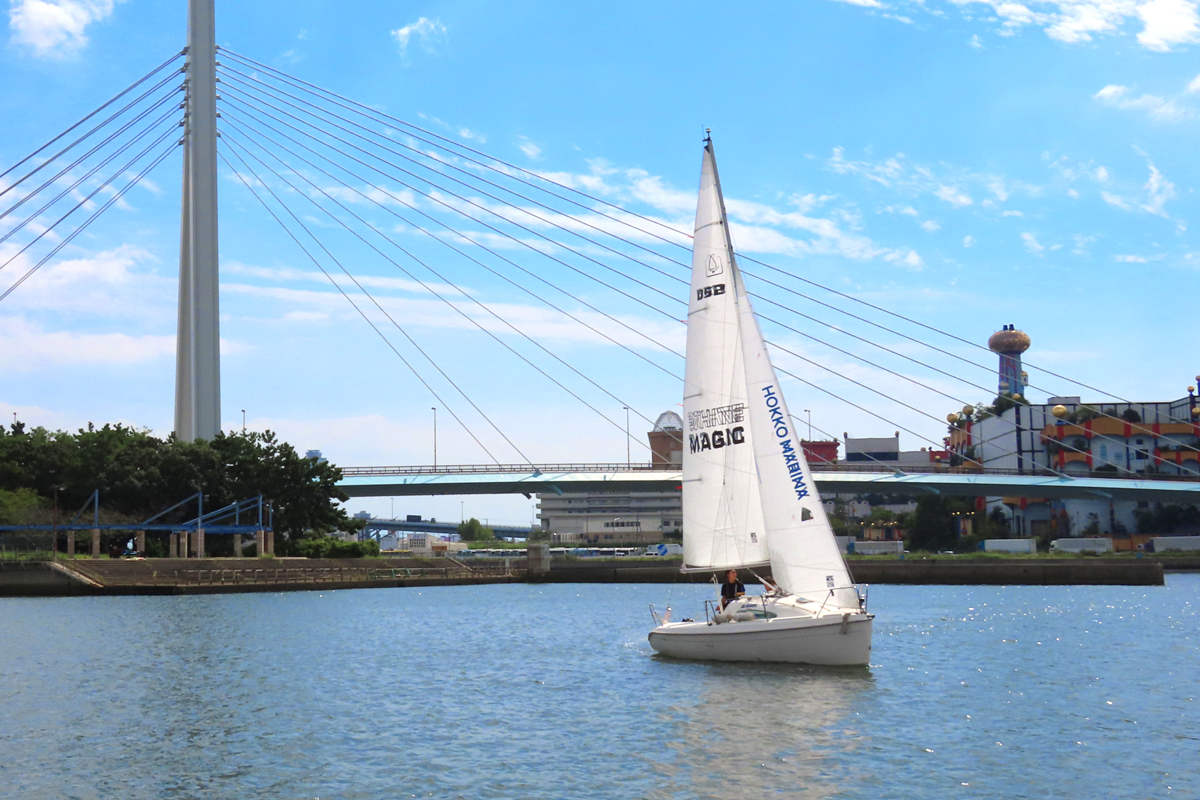 初心者でもセーリングを体験できる大阪北港マリーナ
