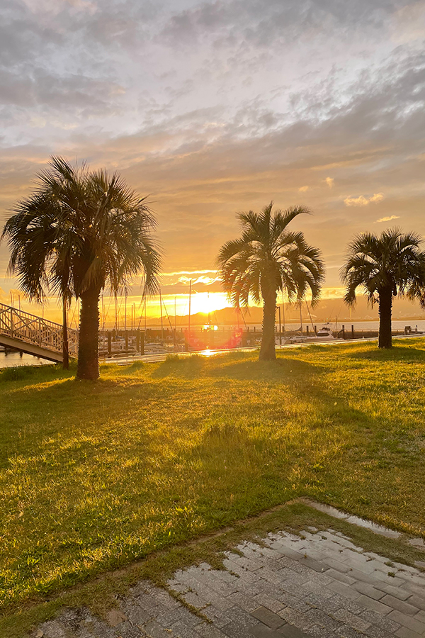 大阪北港マリーナリゾートHULLの美しい夕日