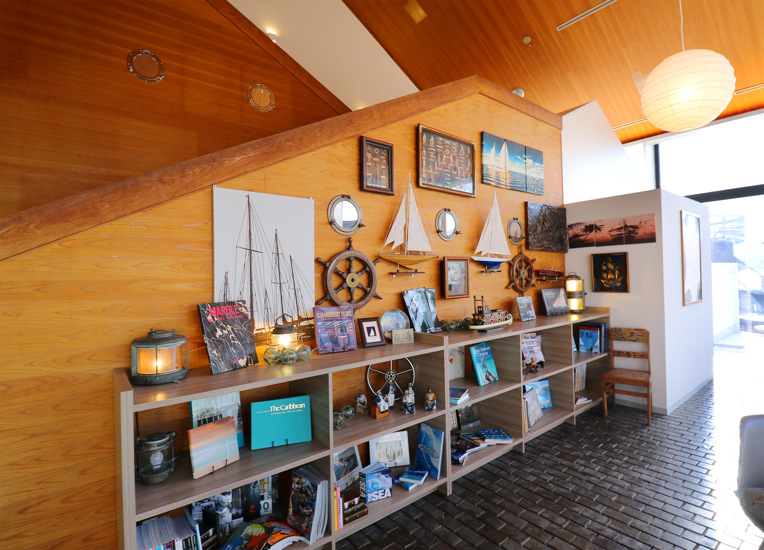 大阪北港マリーナリゾートHULL　キャビンのラウンジ